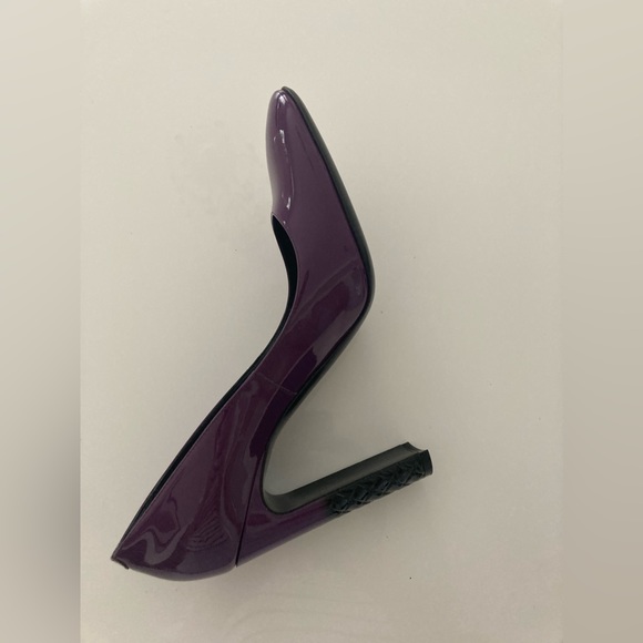 Bottega Veneta Purple Patent Leather Pumps with Black Colour Block Heel - Picture 9 of 10